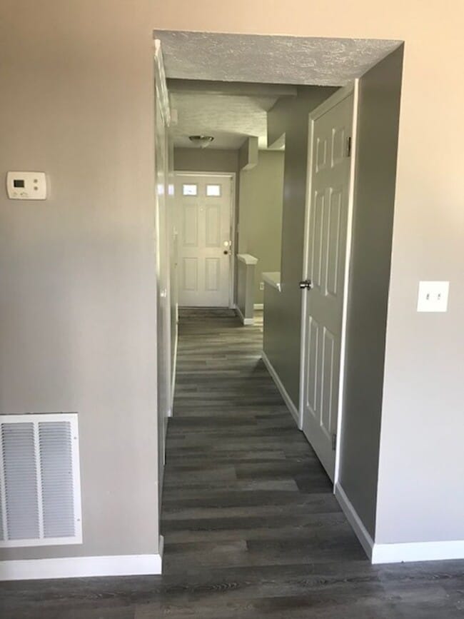 Building Photo - Coming Soon! Three Bedroom Townhome!!