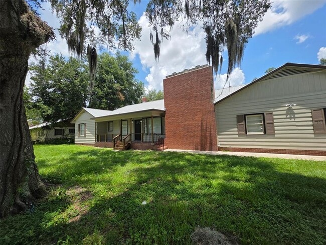 Building Photo - 2104 Crill Ave