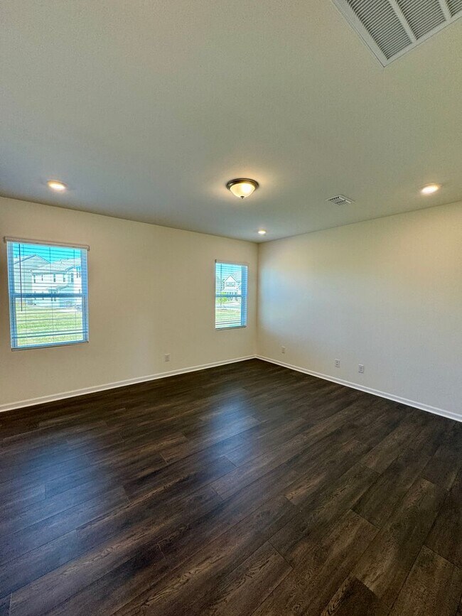 Building Photo - Beautiful 3BR/2.5 Bath in Union County.