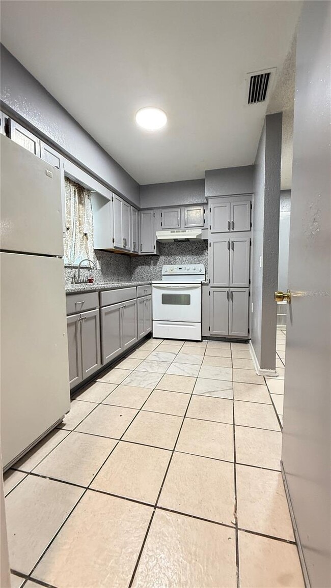 Building Photo - 5520 Riordan Way