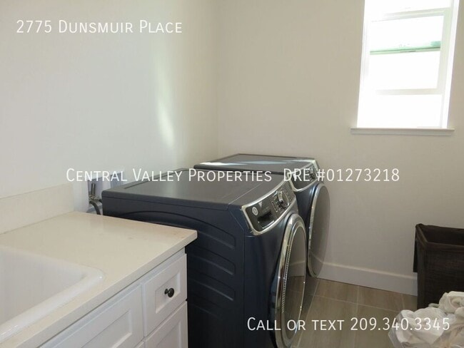 Building Photo - 2775 Dunsmuir Ave