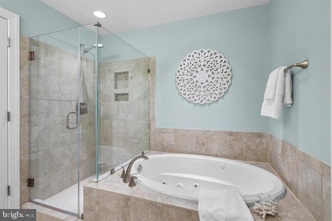 Building Photo - 722 Crown Park Ave