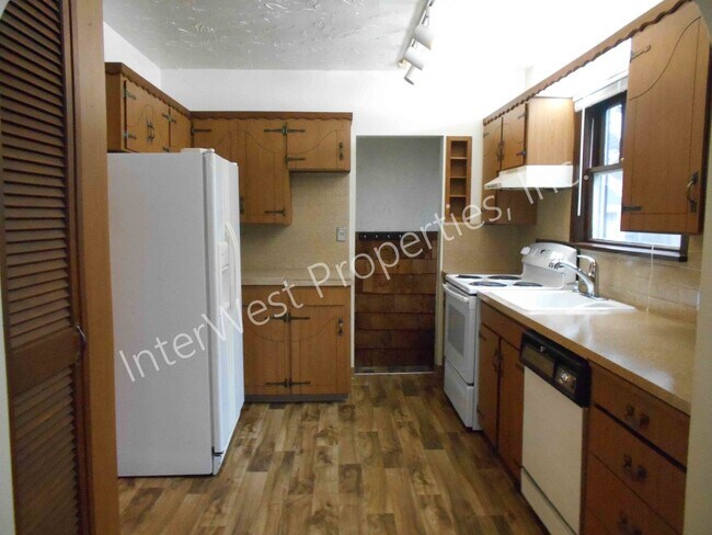 Building Photo - 7622 SE 36th Ave