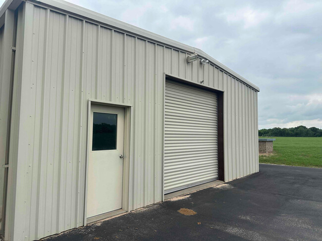 Building Photo - 535 Ross Ln
