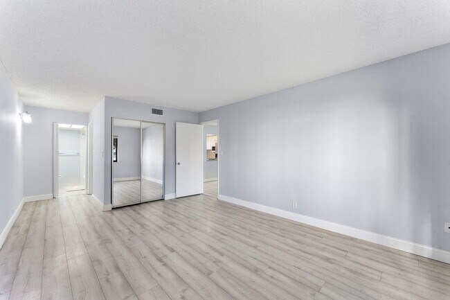 Building Photo - 9370 SW 8th St