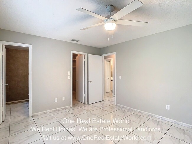 Building Photo - 12929 Ohio Woods Ln