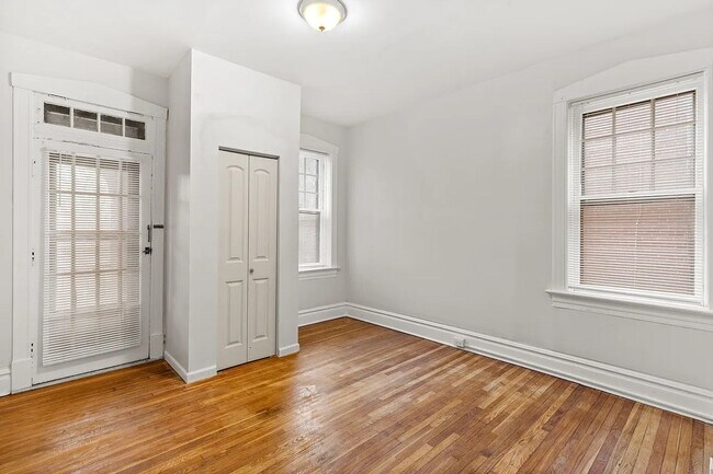Building Photo - 3176 Gustine Ave