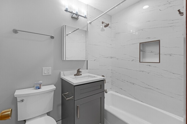 Building Photo - 650 Patricia Ln