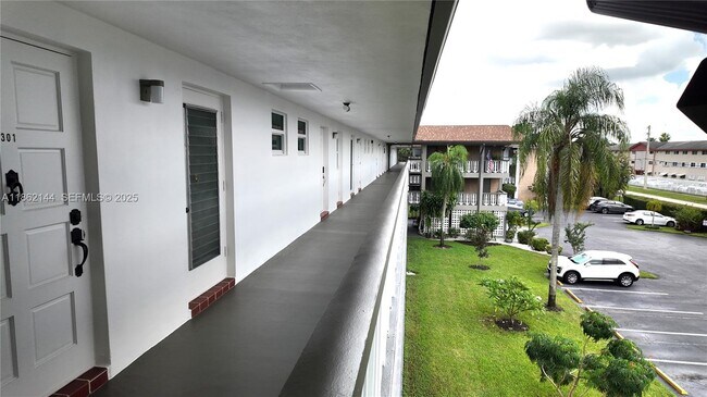 Building Photo - 5200 Washington St