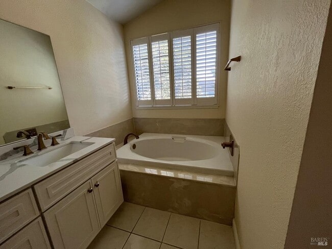 Building Photo - 7216 Roxanne Ln