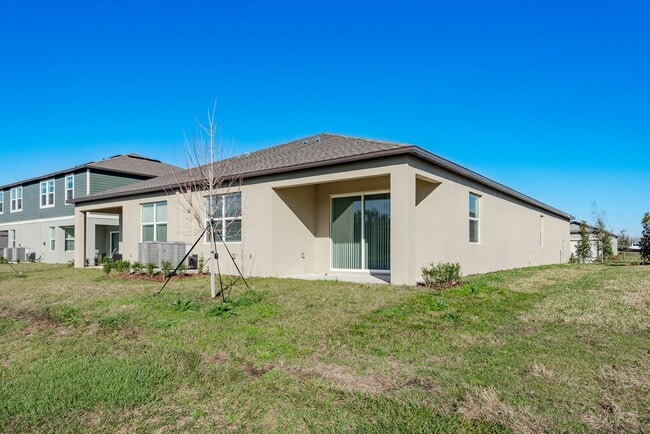 Building Photo - 18234 Pleasantview Blvd