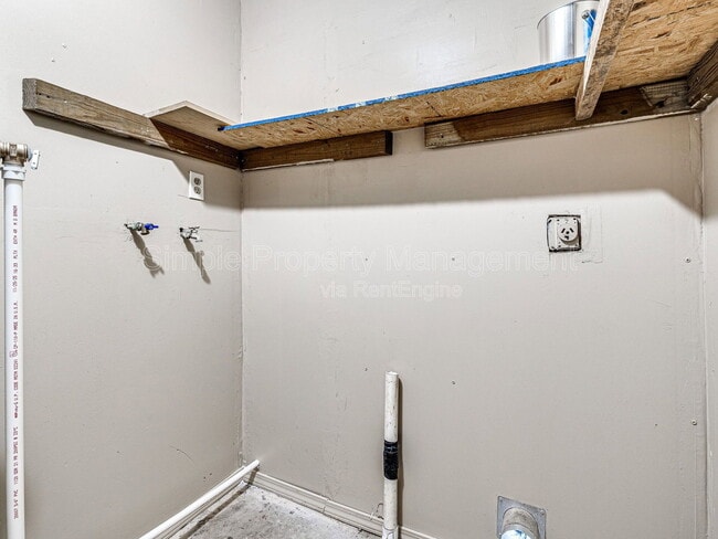 Building Photo - 4001 N Rockwell Ave