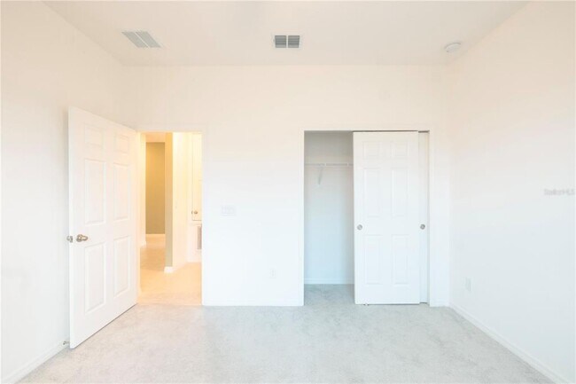 Building Photo - 2203 Pigeon Plum Dr