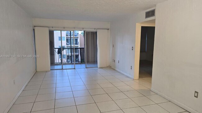 Building Photo - 702 NW 87th Ave