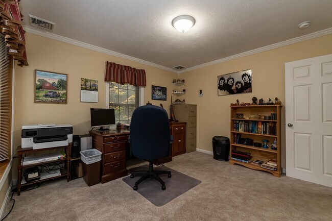 Building Photo - 24 Birchwood Rd