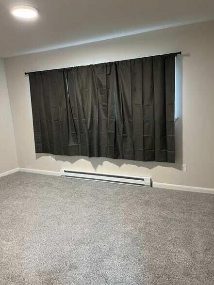 Building Photo - 800 S Thistle St