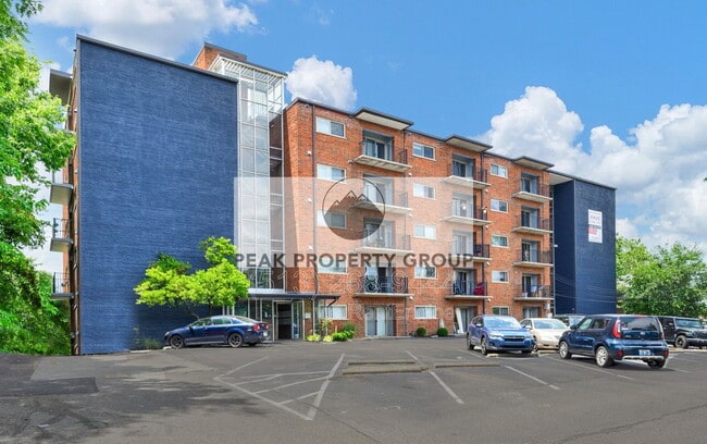 Building Photo - 2971 Deckebach Ave