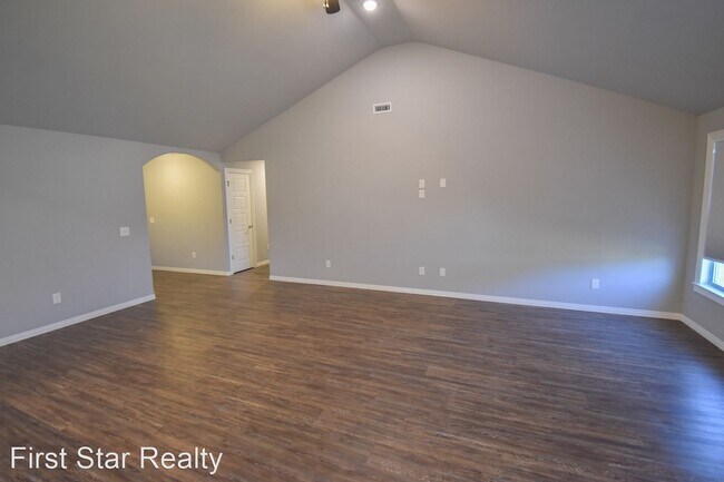 Building Photo - 4 br, 2 bath House - 760 Captain Marshall ...