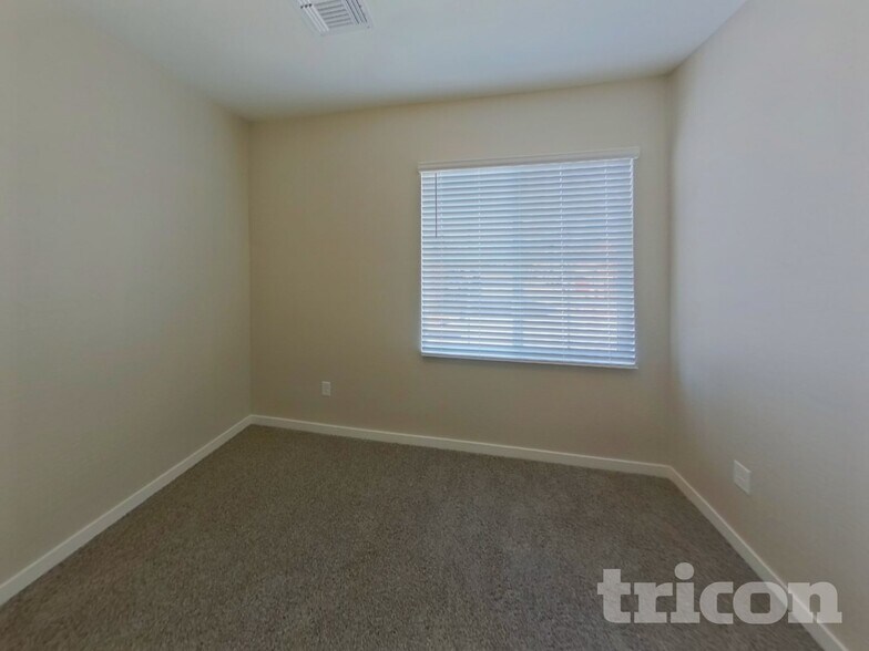 Building Photo - 4551 E Gary St