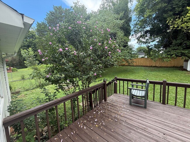 Building Photo - 5500 Misty Valley Dr