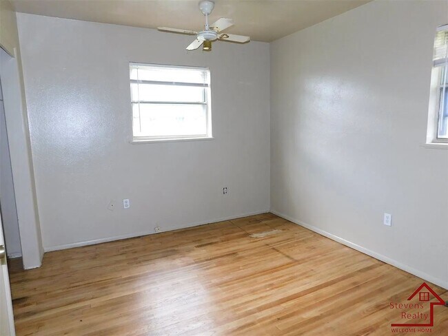 Building Photo - 1512 NW 43rd St