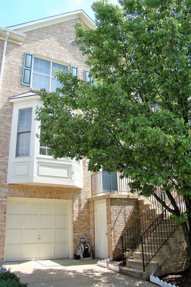 Building Photo - 2222 Journet Dr