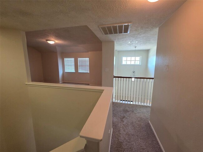 Building Photo - 22023 Cascade Hollow Ln