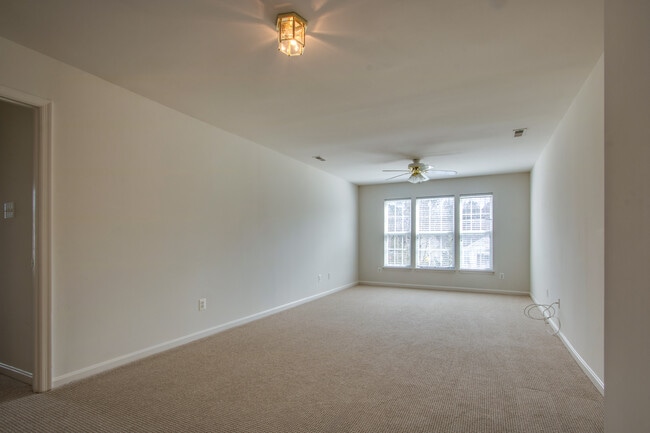 Building Photo - 30 Wanoma Cir