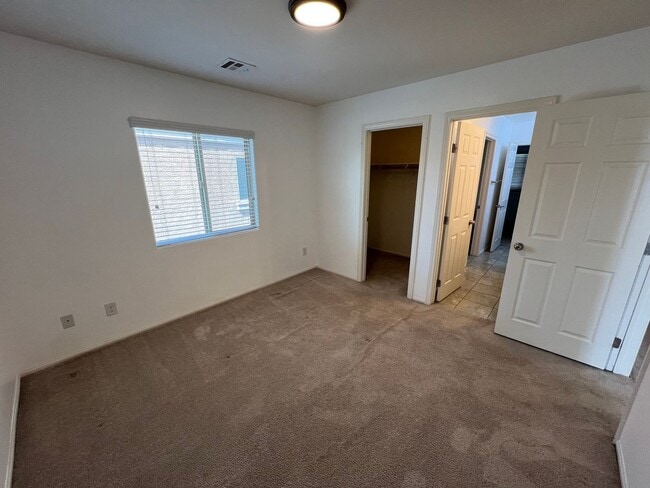 Building Photo - 5693 Point Loma Ct