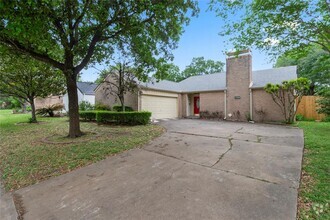 Building Photo - 11866 Briar Forest Dr
