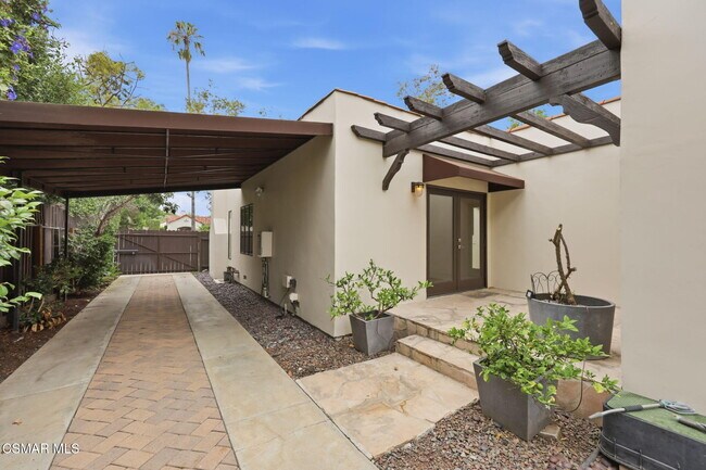 Building Photo - 732 N Alta Vista Blvd