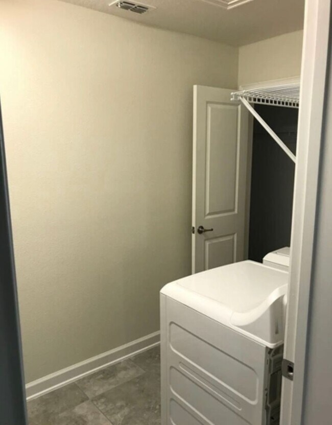 Building Photo - House For Lease in Winter Garden