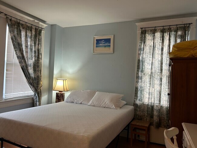 Building Photo - 4805 Ventnor Ave