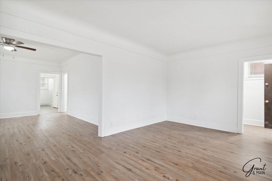 Building Photo - 2433/2435 Pasadena St. -  Missouri Residential Rentals LLC