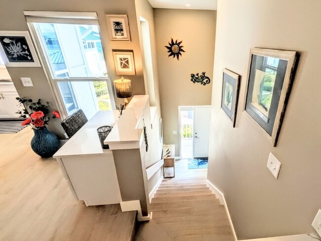 Building Photo - Seasonal/short term 2/2 vacation condo close to Anna Maria