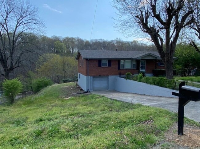 Building Photo - 107 Oliphant St