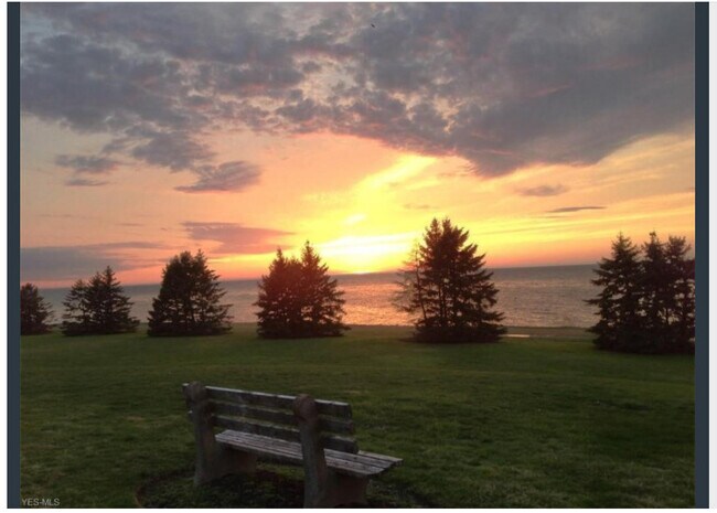 Lake Front - 1 Bratenahl Pl