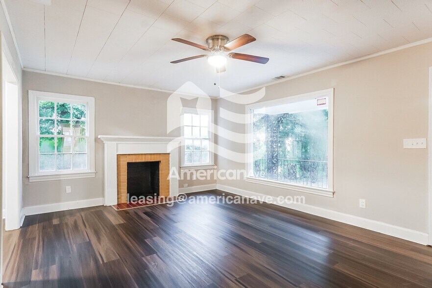 Building Photo - 1503 18th E St