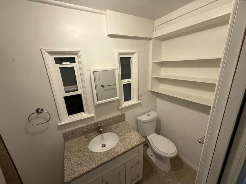 Building Photo - 3214 De Witt Dr