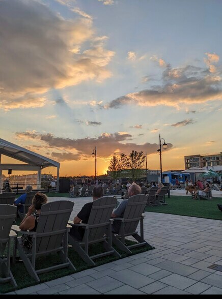 Tuscan village - 33A Bridge St