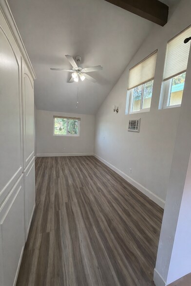 Building Photo - 1134 E 5th Ave