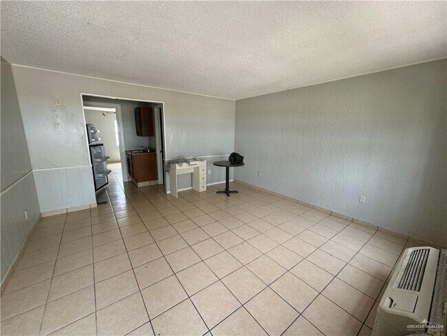 Building Photo - 23 Robin Rd