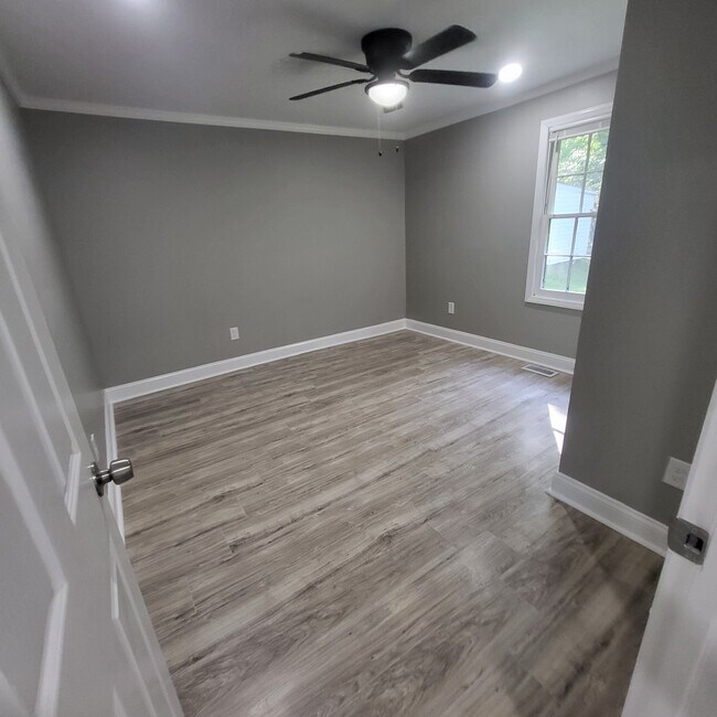 Building Photo - 0001 Dallas Bessemer City Hwy