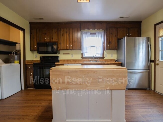 Building Photo - 2101 S Twilight Ln