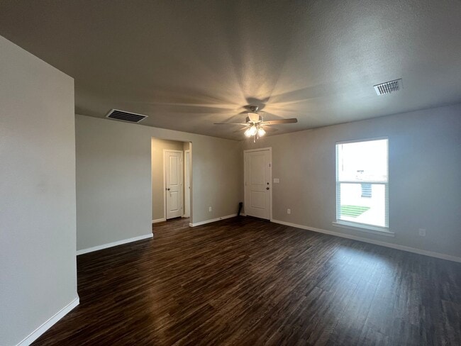 Building Photo - Available June in Frenship ISD: 3-Bedroom, 2-Bath Home!