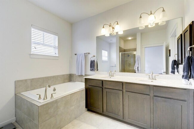 Building Photo - 4136 Berkman Dr