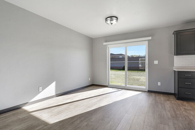 Building Photo - Diversity Duplex