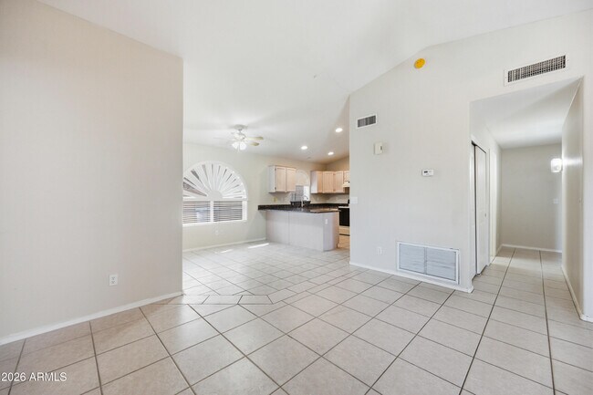 Building Photo - 1025 W Jeanine Dr