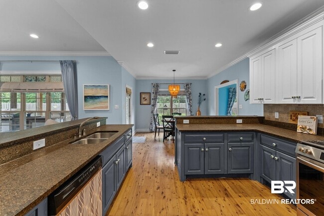 Building Photo - 25911 Tealwood Dr
