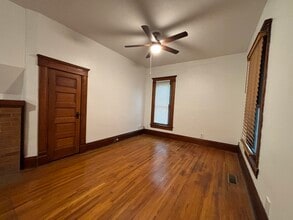 Building Photo - 116 S Maple St